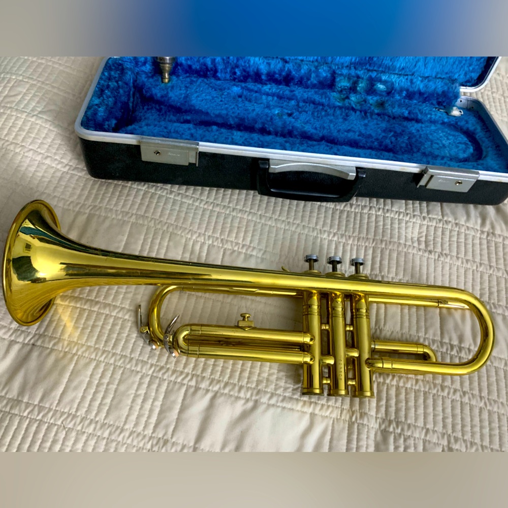 RENE DUVAL TRUMPET - 623808 USED VERY GOOD CONDITION COMES W/ CASE